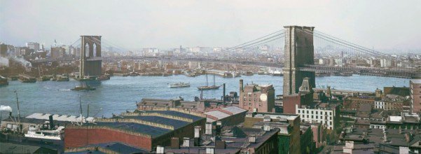 Brooklyn Bridge seen from Manhattan in 1904.